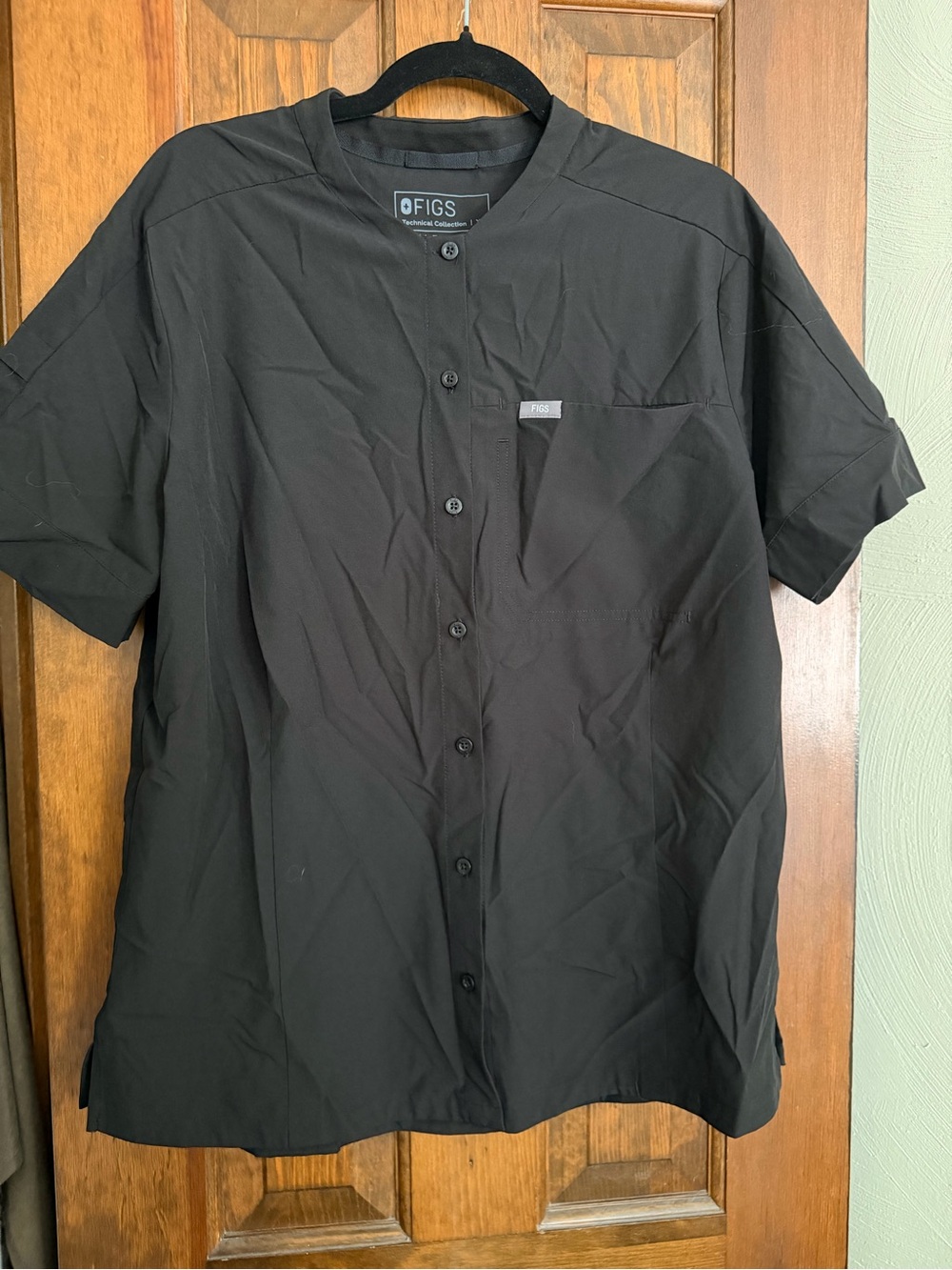 Figs mena FREEx scrub top button down
